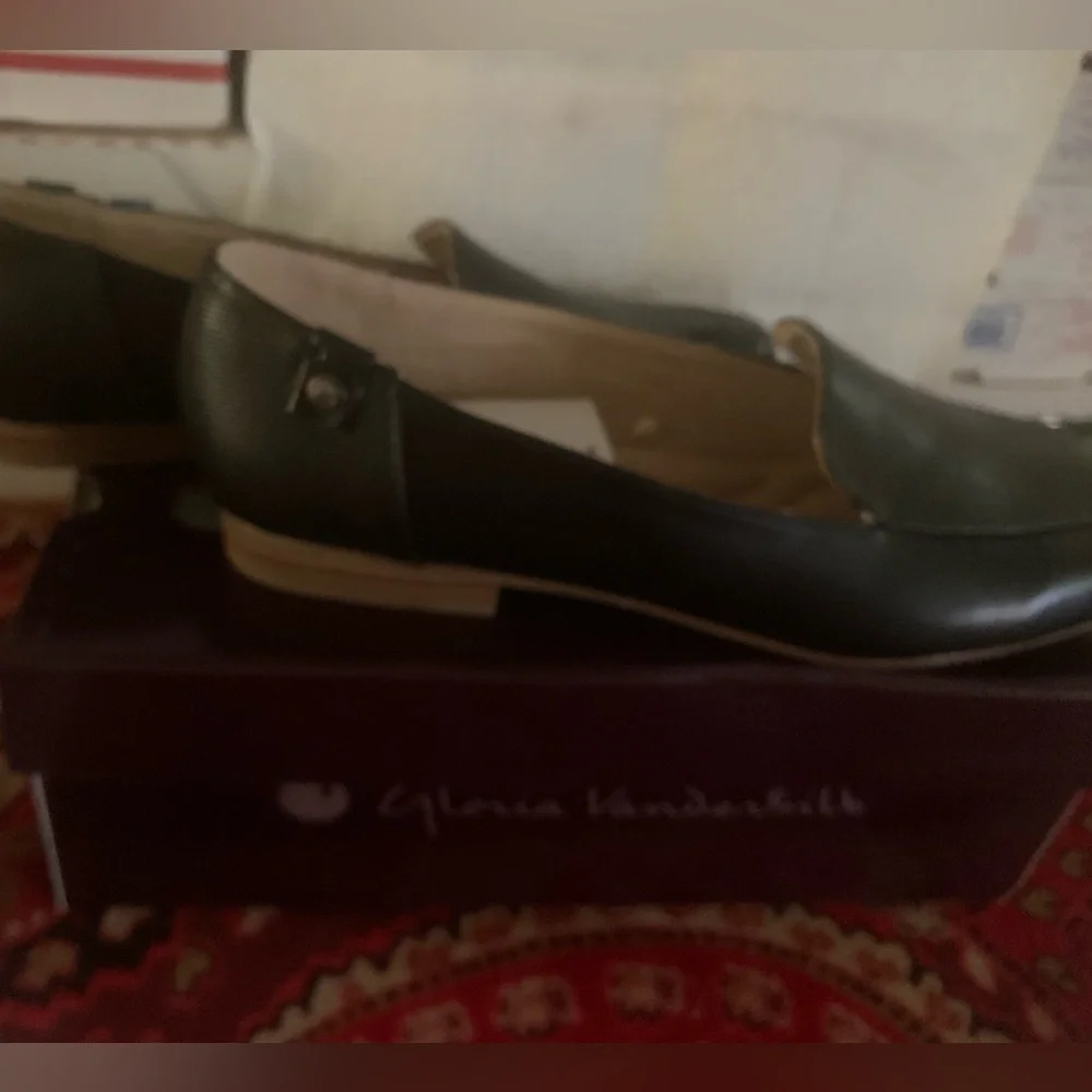 GLORIA VANDERBILT Marjorie Loafers Flats, Black Pebble NEW NIB memory foam 9.5 M